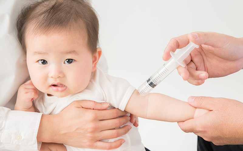 【嬰兒疫苗注射】7個常見問題解答：接種時間、何謂六合一疫苗、打完針是否一定發燒？