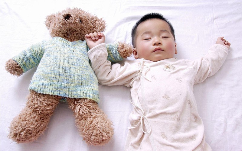 防嬰兒猝死，冬日睡眠安全10要點